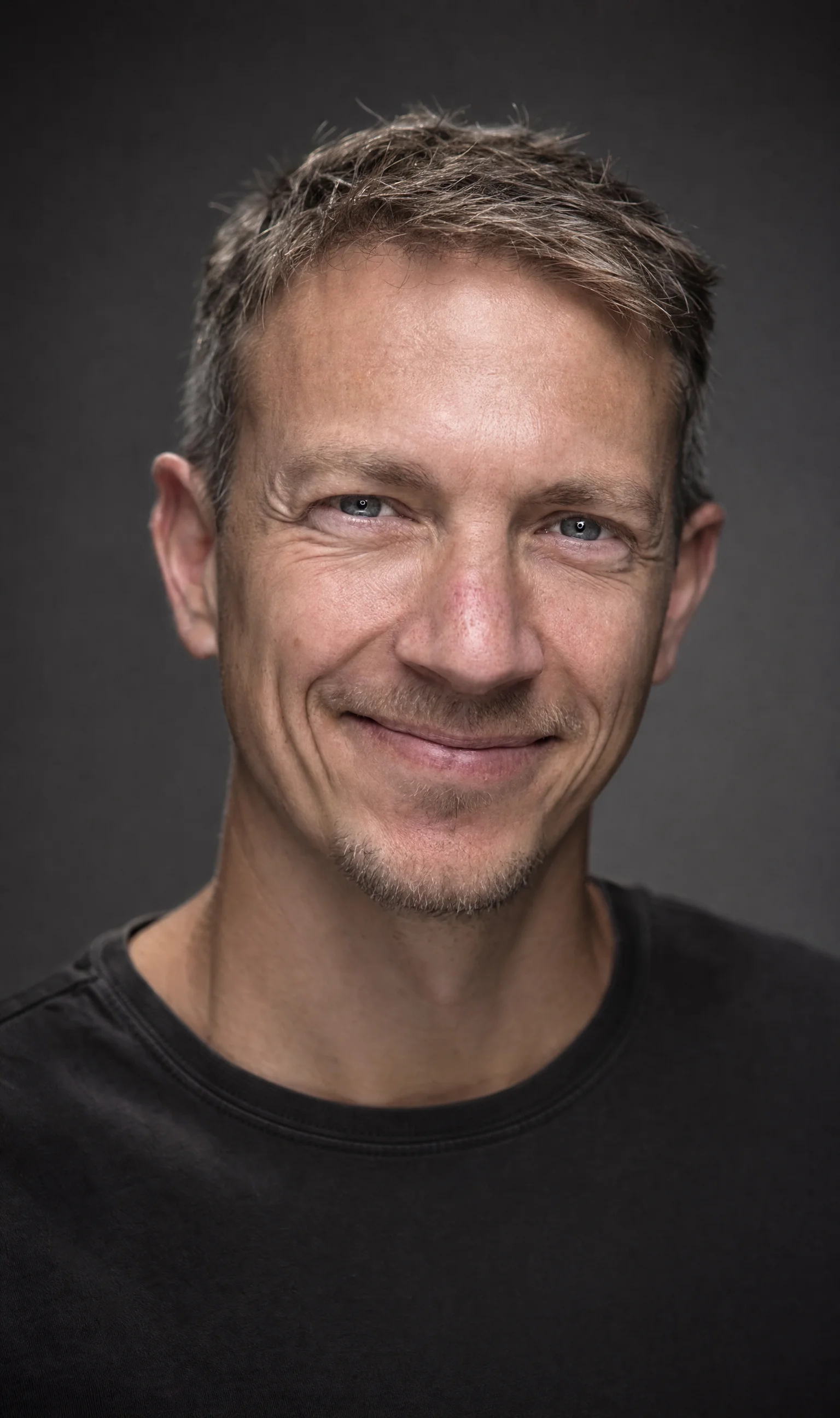 Porträt von Tobias Genschel